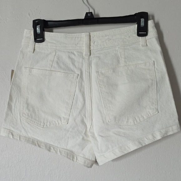Universal Thread Off-White Jean Shorts - Picture 3 of 3